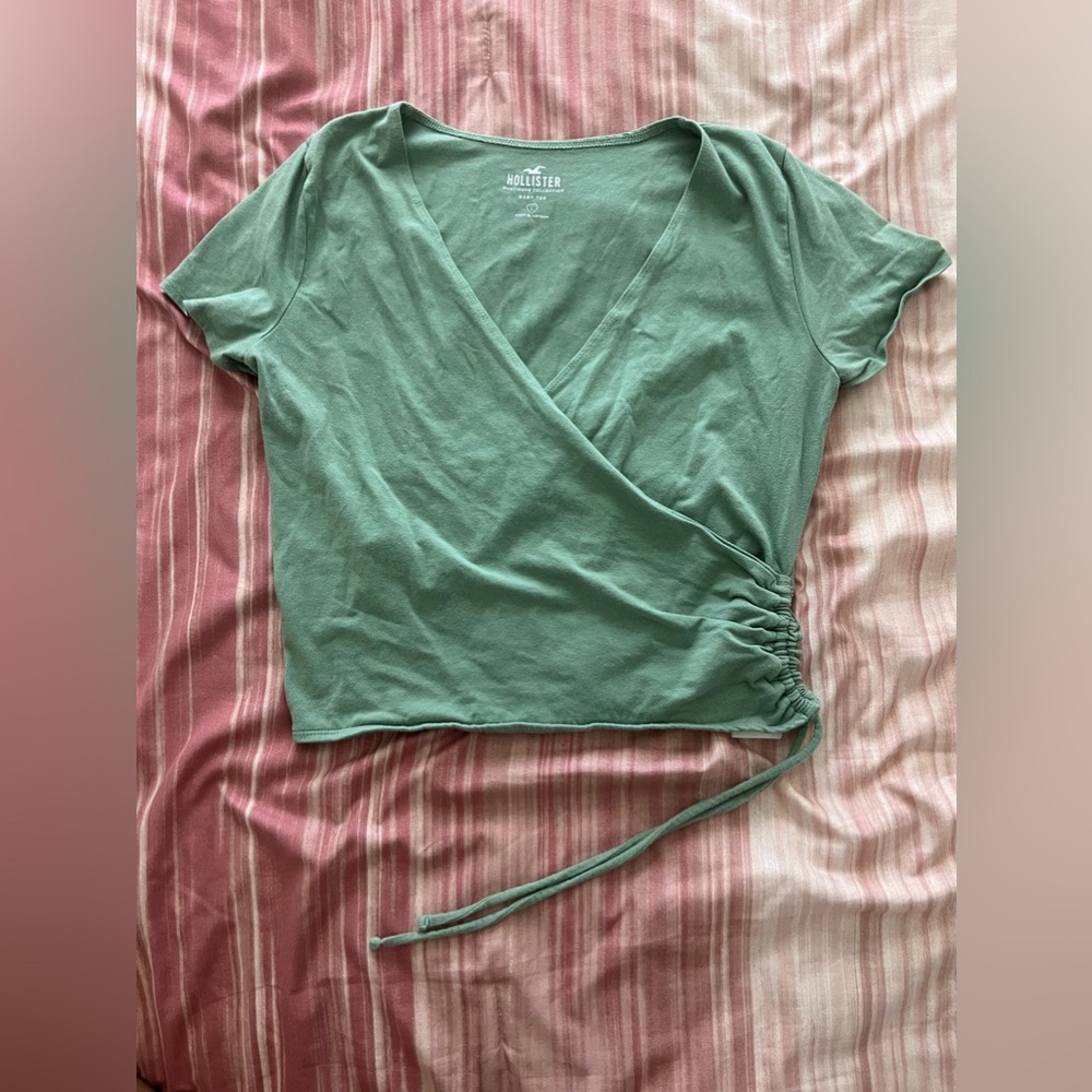 Hollister baby tee.